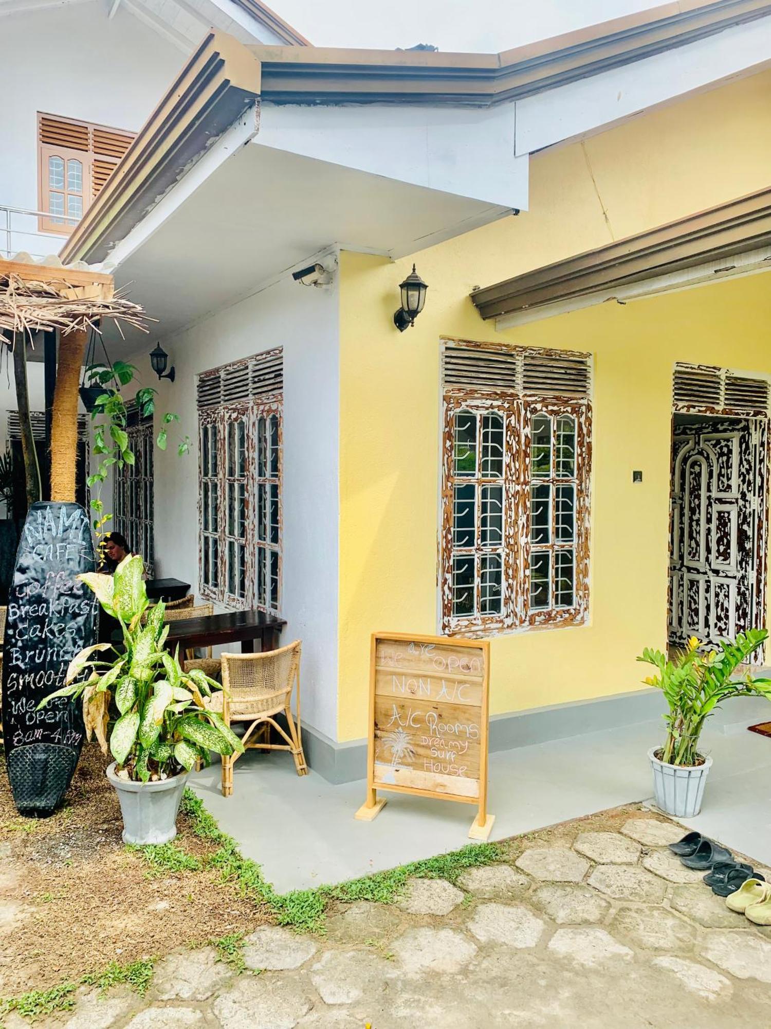 Dreamy Surf House Hotel Weligama Exterior foto
