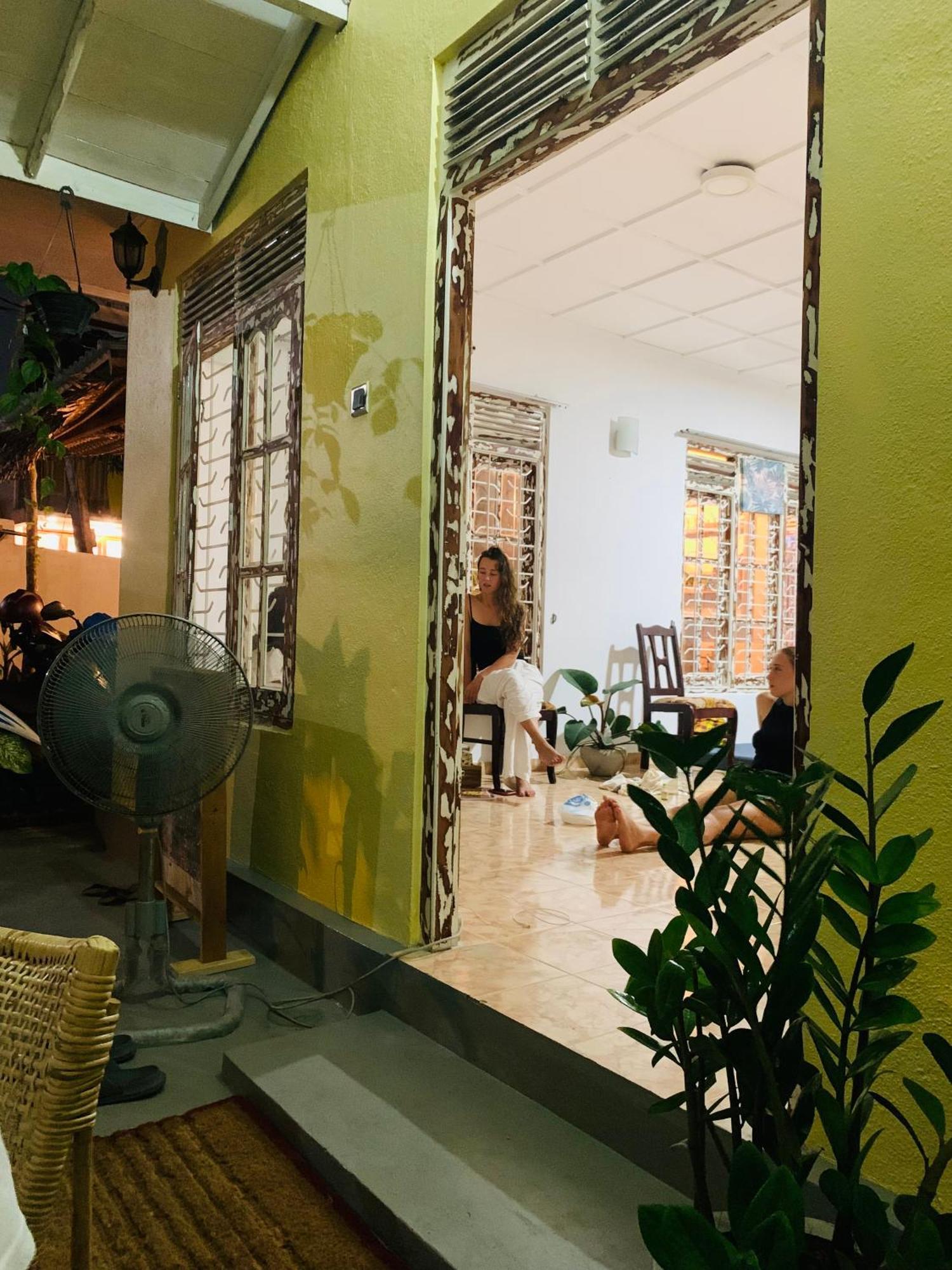 Dreamy Surf House Hotel Weligama Exterior foto