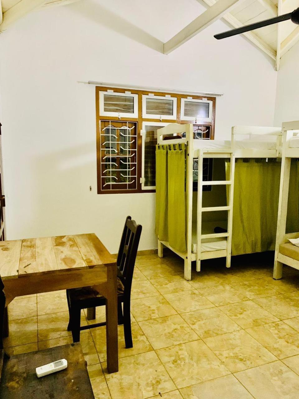 Dreamy Surf House Hotel Weligama Exterior foto